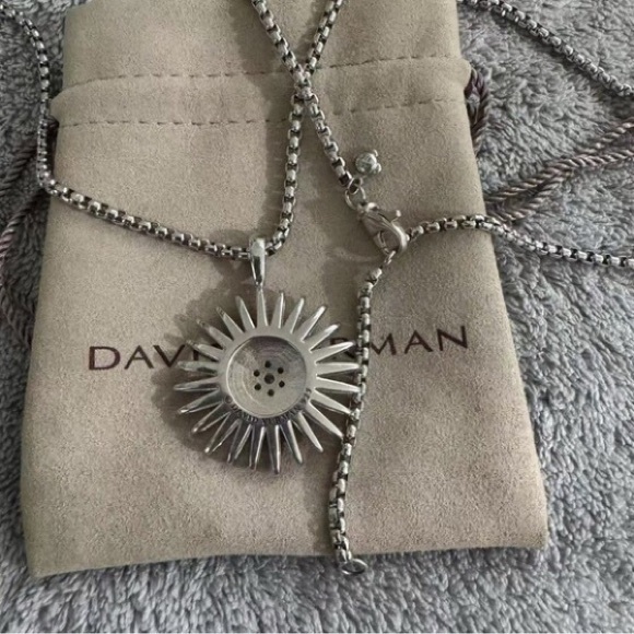 David Yurman Starburst Pendant Necklace in Sterling Silver with Diamonds - Picture 6 of 8